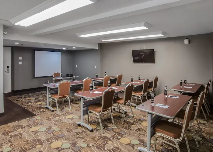 Hotel Faubourg Montreal Centre-Ville Downtown