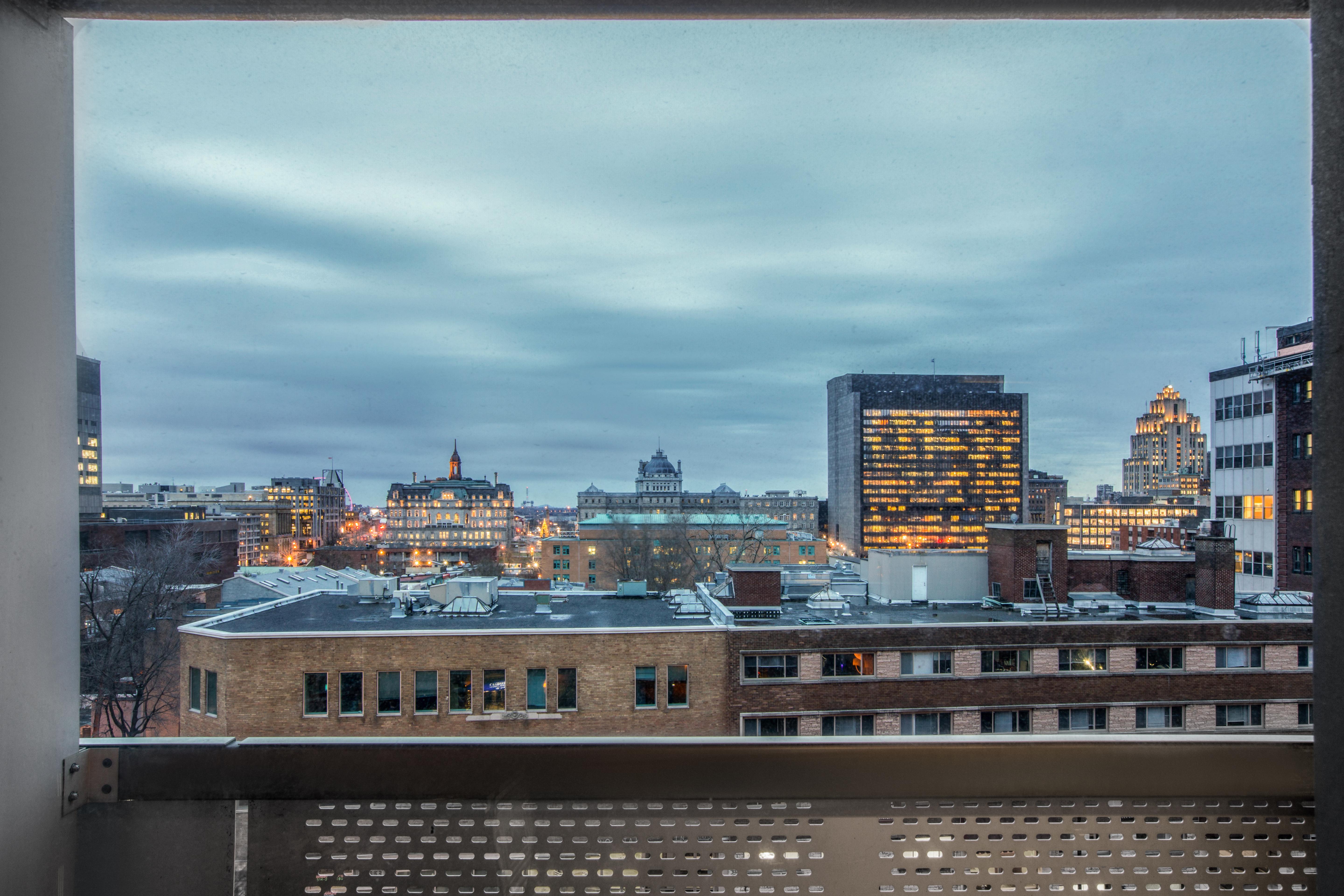 Hotel Faubourg Centre-ville Downtown Montréal