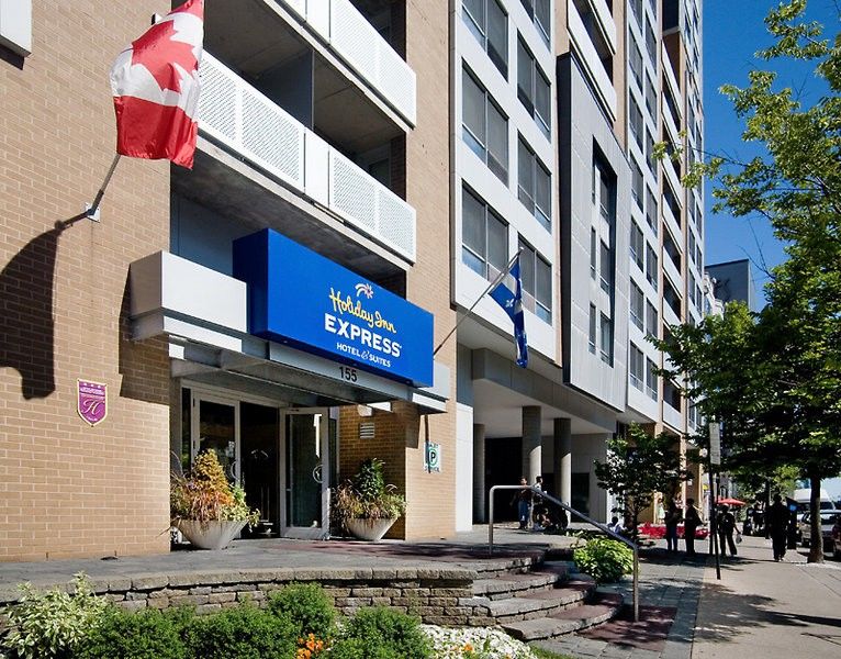 Hotel Faubourg Centre-ville Downtown Montréal